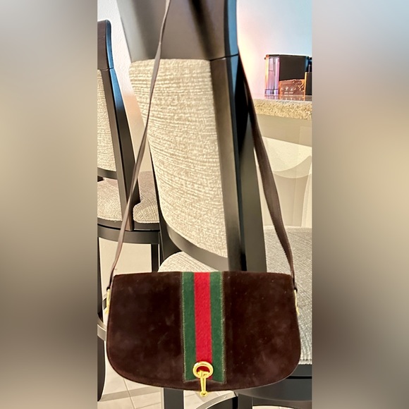 Authentic Vintage Gucci Sherry Line Saddle Shoulder Bag in Dark Brown Suede - Picture 2 of 13